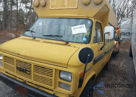 1987 GMC Rally Wagon / Van G3500 z USA, uszkodzony, nr VIN 1GDGG35K7H7508759